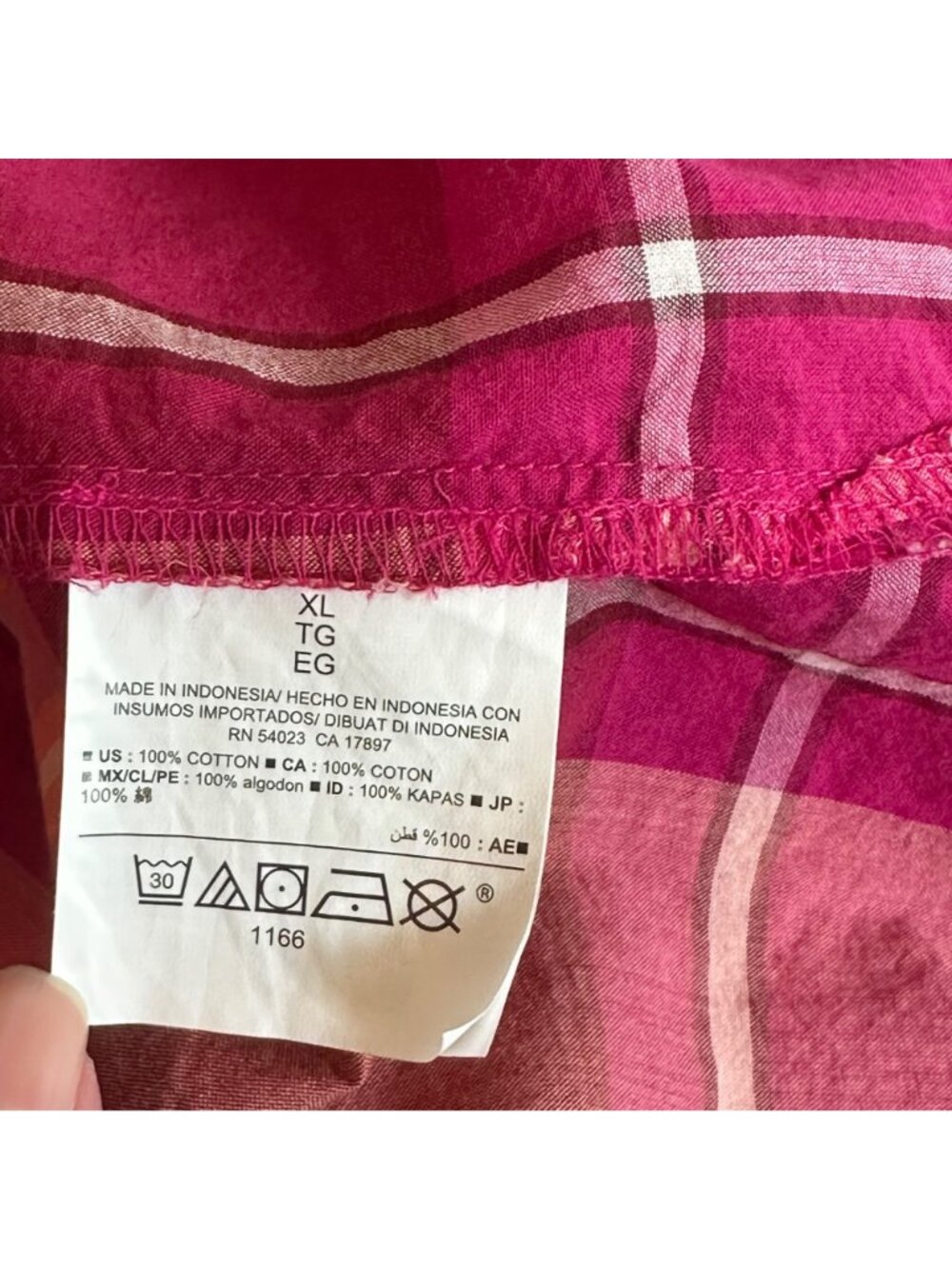 Old Navy Boyfriend Strawberry Plaid One Pocket Shirt XL Cotton Womens Cottage - Picture 5 of 10